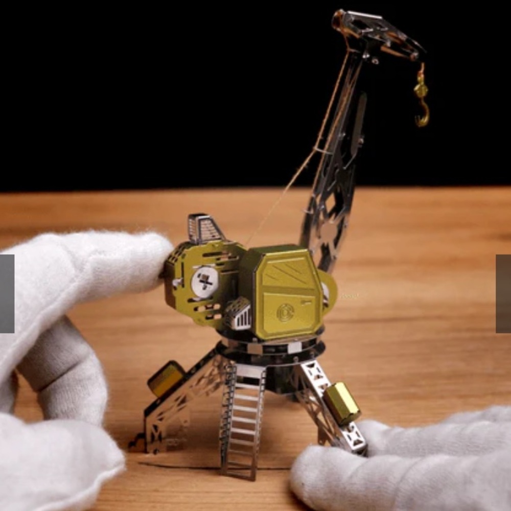 Metal Time Mighty Machine Crane Model Kit - Picture 3 of 6